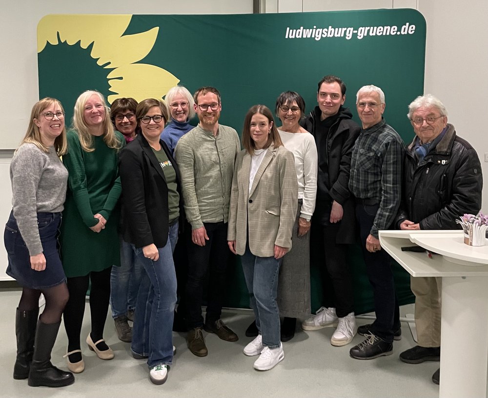 Silke Gericke mit Mitgliedern des Wahlkreises bei der Nominierung